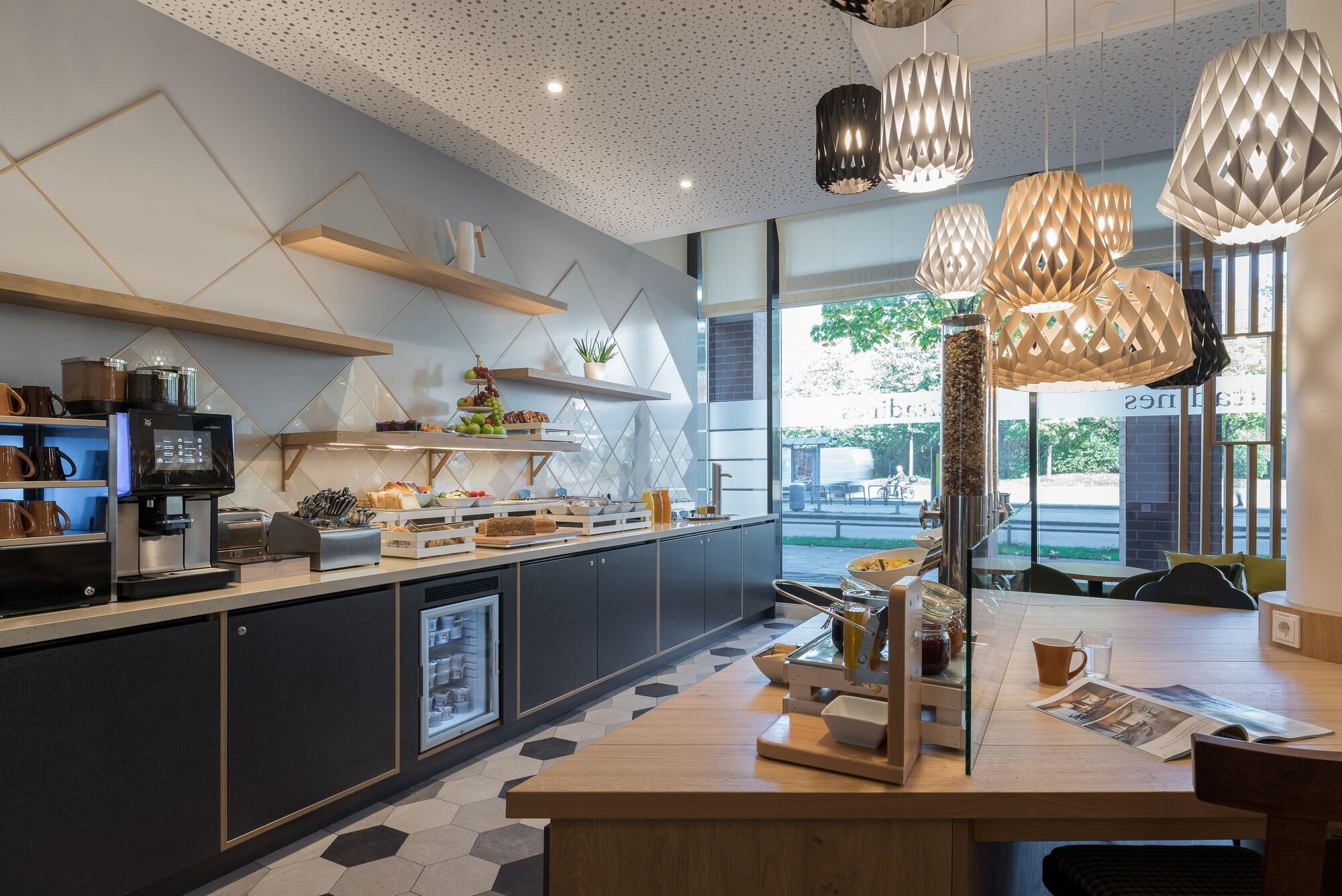 Aparthotel Citadines Arnulfpark Monaco di Baviera Esterno foto
