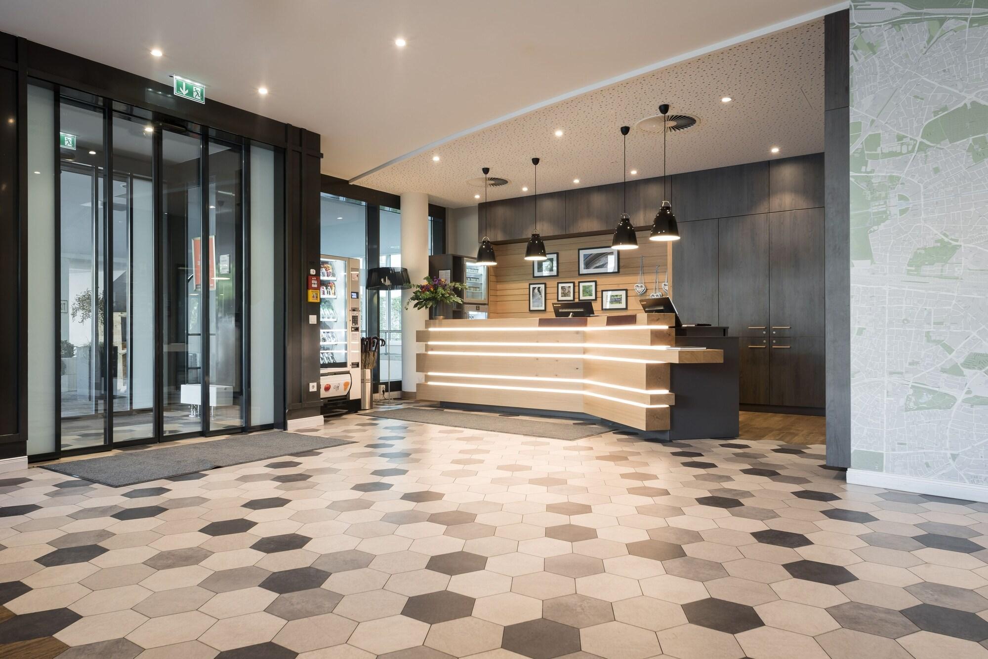 Aparthotel Citadines Arnulfpark Monaco di Baviera Esterno foto