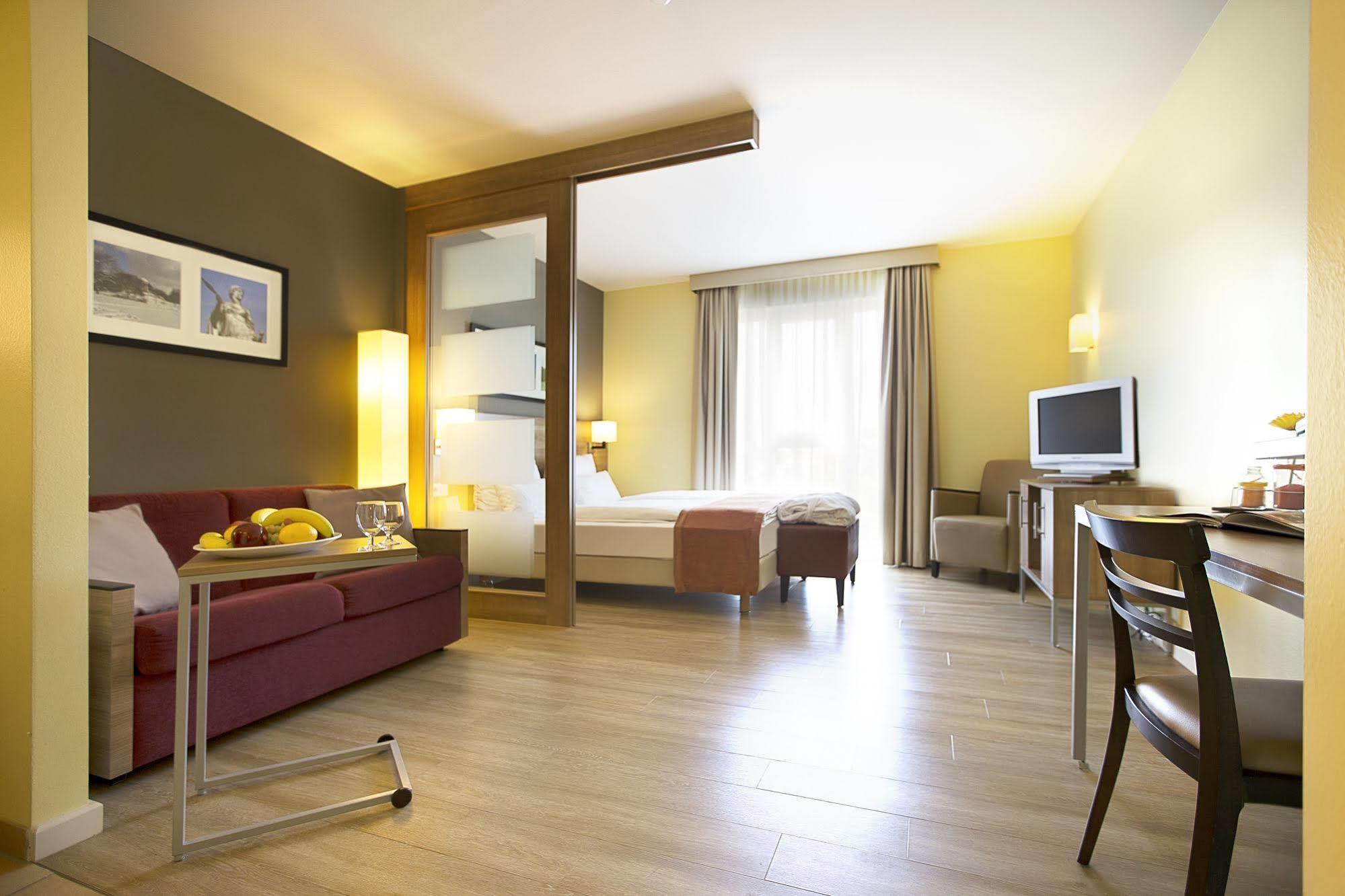 Aparthotel Citadines Arnulfpark Monaco di Baviera Esterno foto