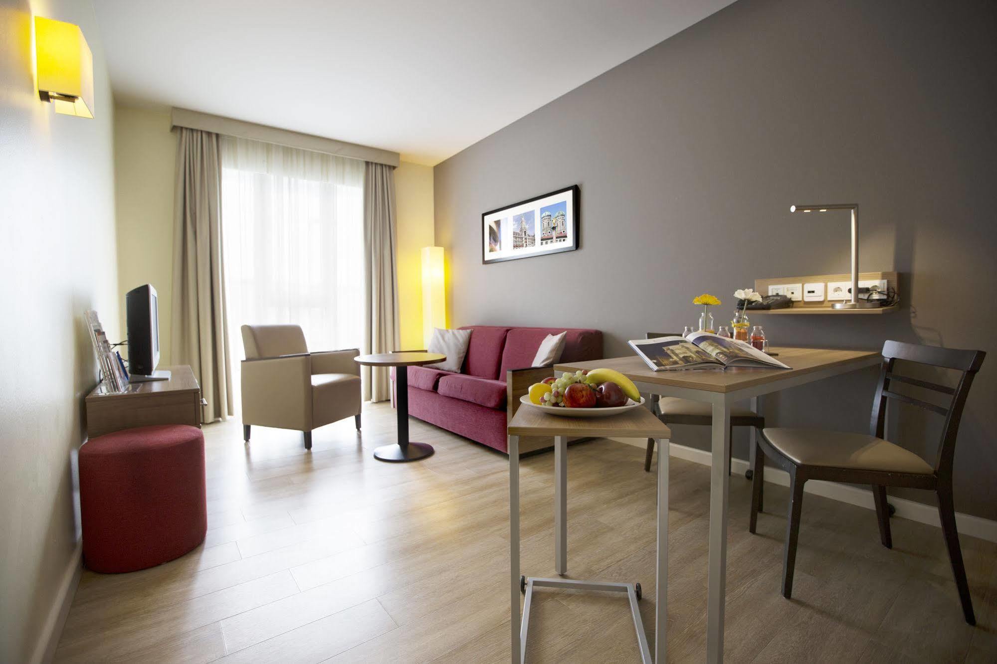 Aparthotel Citadines Arnulfpark Monaco di Baviera Esterno foto