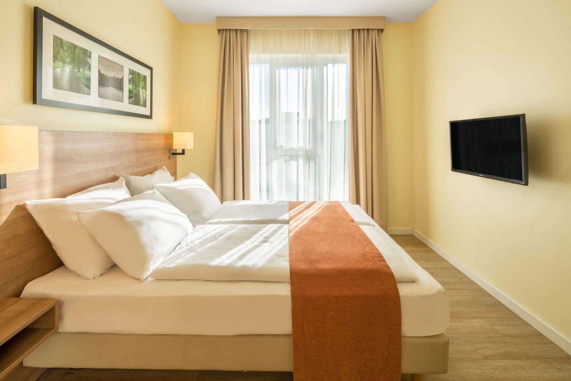 Aparthotel Citadines Arnulfpark Monaco di Baviera Esterno foto