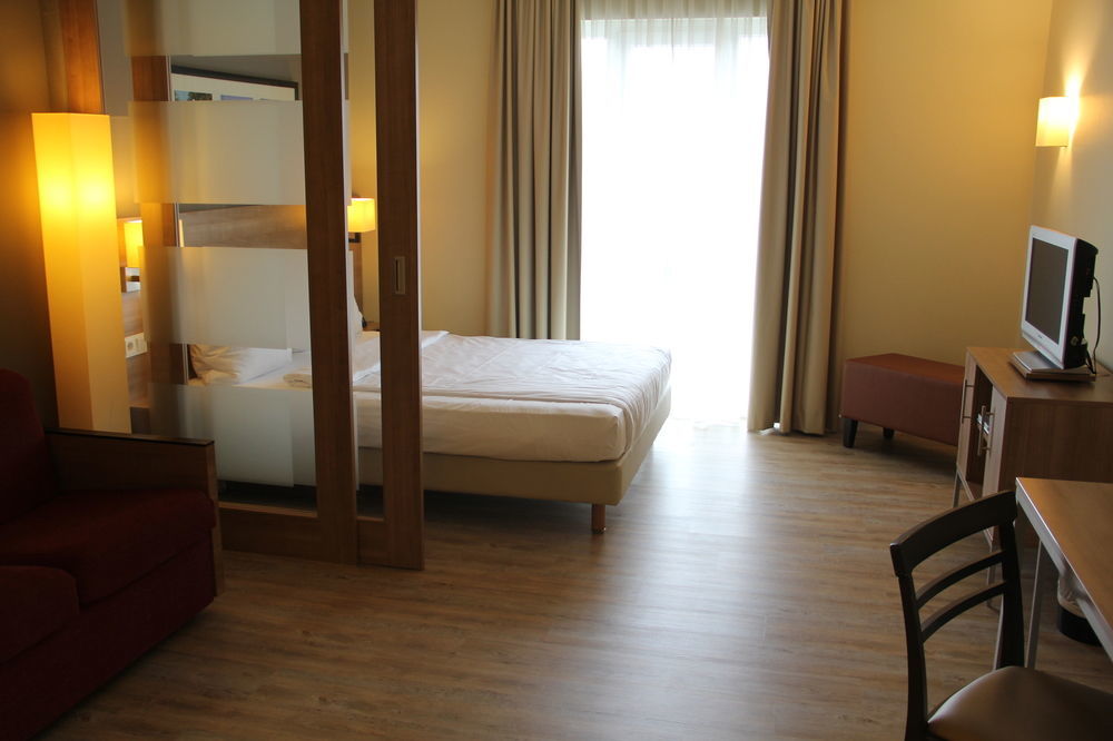 Aparthotel Citadines Arnulfpark Monaco di Baviera Esterno foto